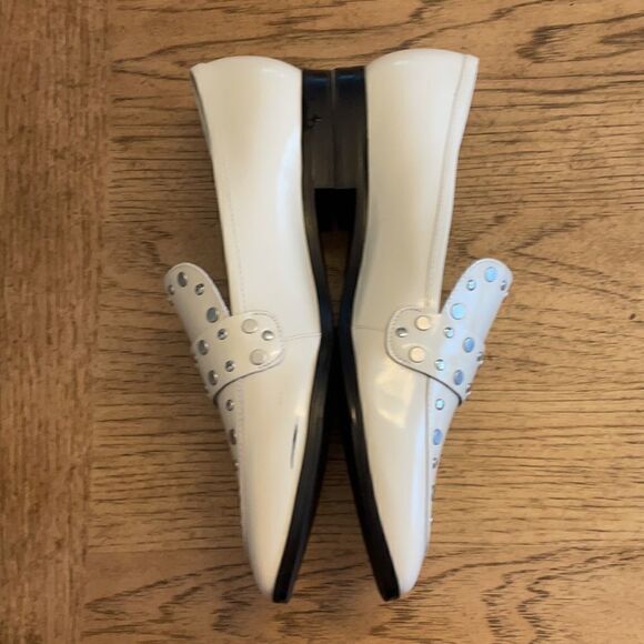 MARC FISHER WHITE STUDDED FLATS.  NEW - Picture 4 of 10
